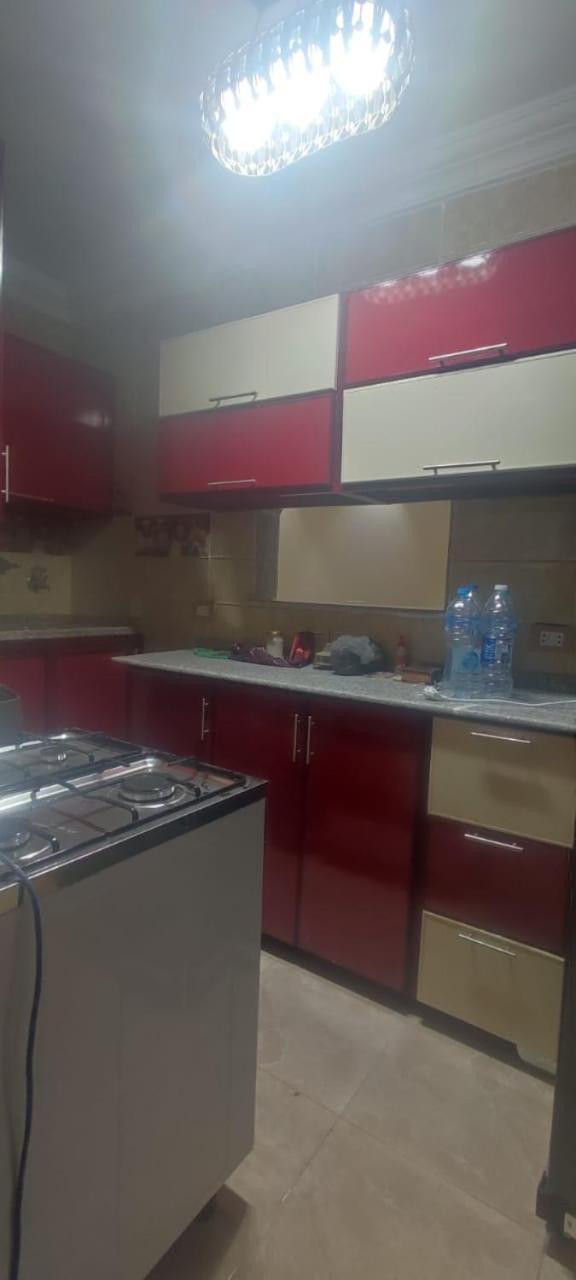Near Downtown And Airport Apartment