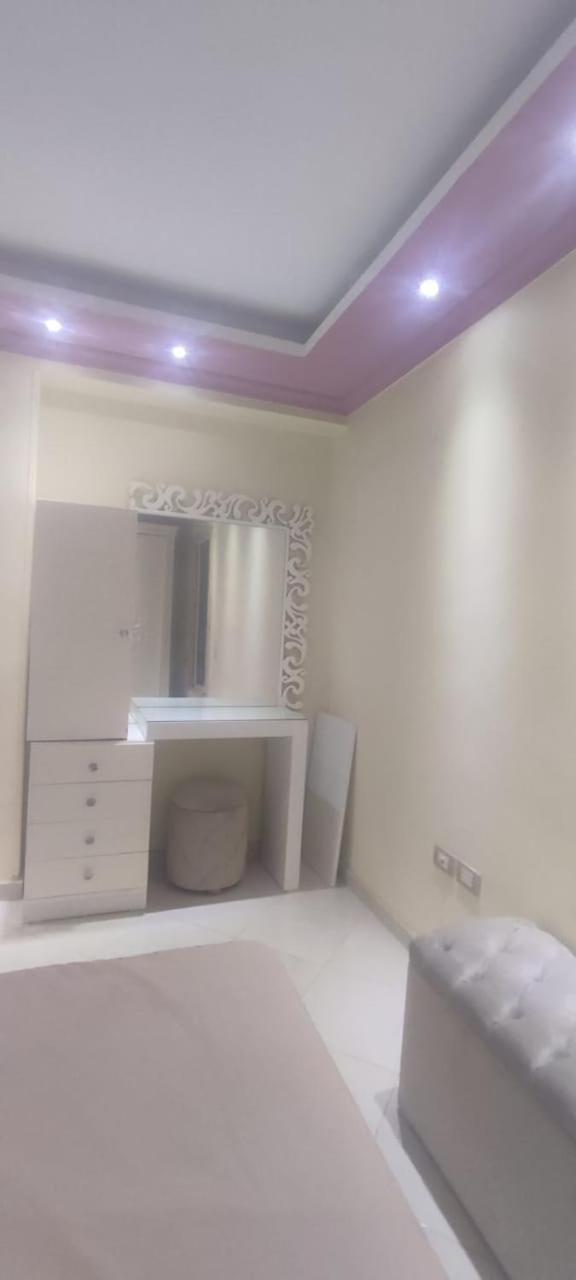 Apartment Near Downtown And Airport *