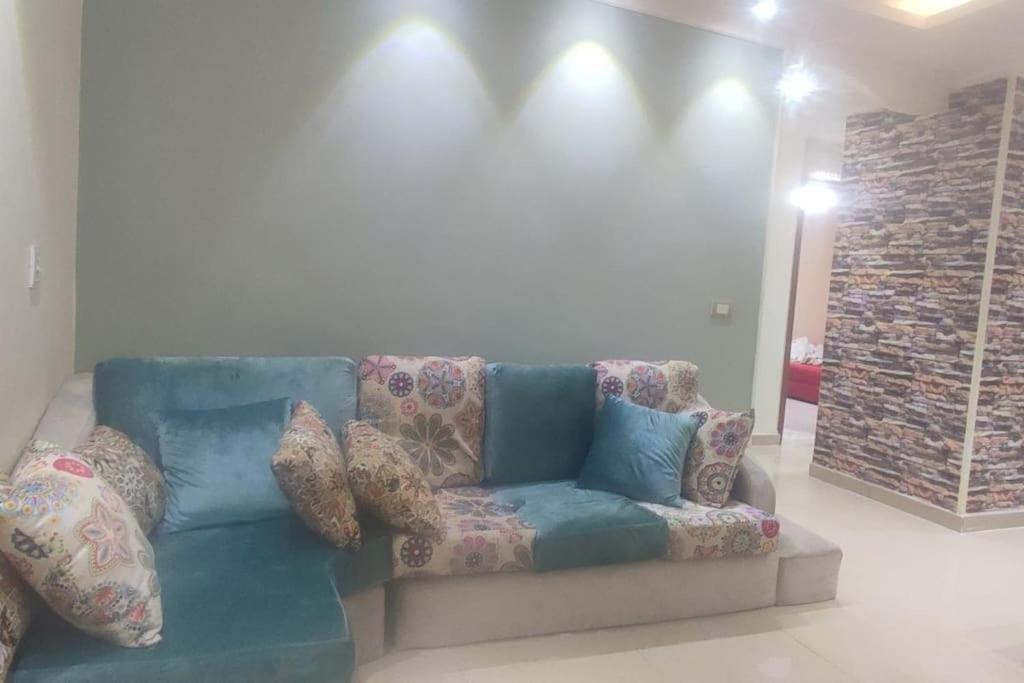 Near Downtown And Airport Apartment *